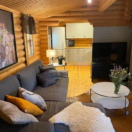 Stylish & Cosy By Lake In Lemland, Aland