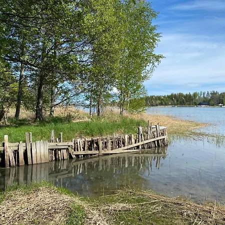 Stylish & Cosy By Lake In Lemland, Aland