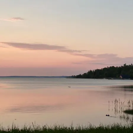 Сasa de vacaciones Stylish & Cosy By Lake In Lemland, Aland
